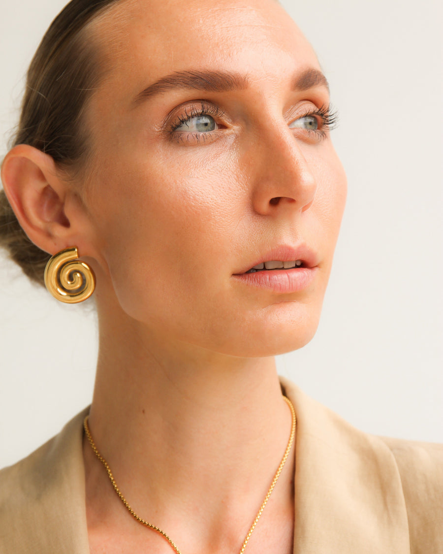 GOLD CONCH SHELL EARRINGS - STUDIO JO STORE  
