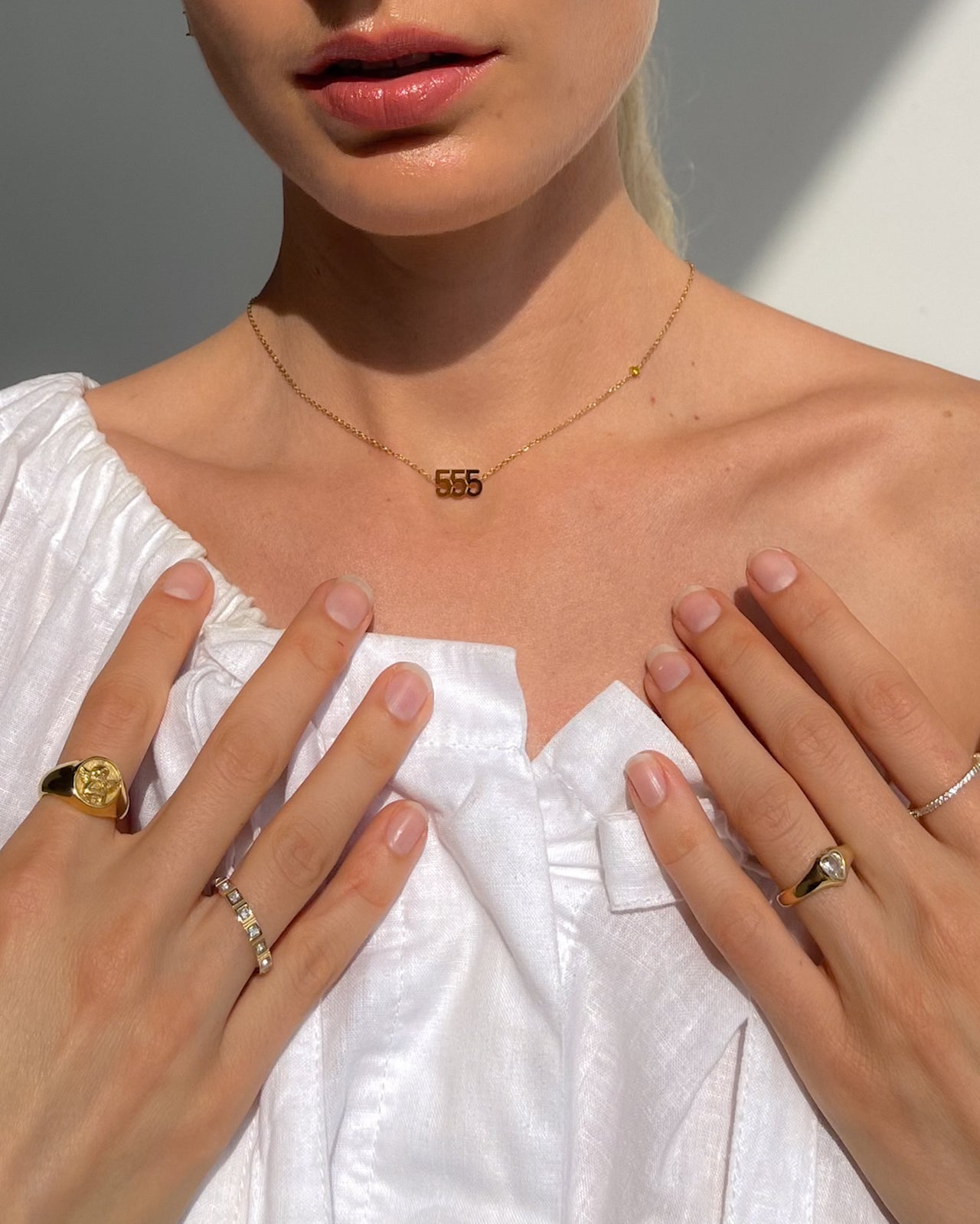 ANGEL NUMBER 555 CHOKER NECKLACE - CHANGE - GOLD - STUDIO JO STORE  