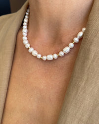 Thumbnail for Tegan Rae Jewellery Lunaria Frequency Pearl Necklace in 18k gold, featuring elegant pearls on a delicate gold chain.