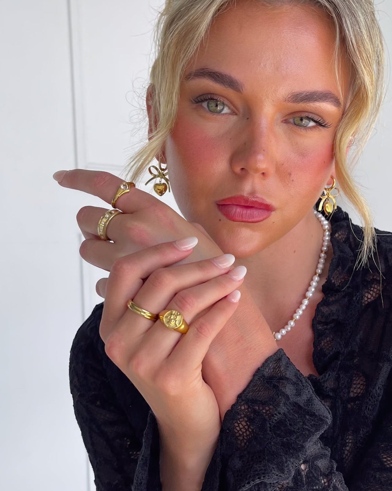 EMPRESS STUDDED BAND RING GOLD - STUDIO JO STORE  