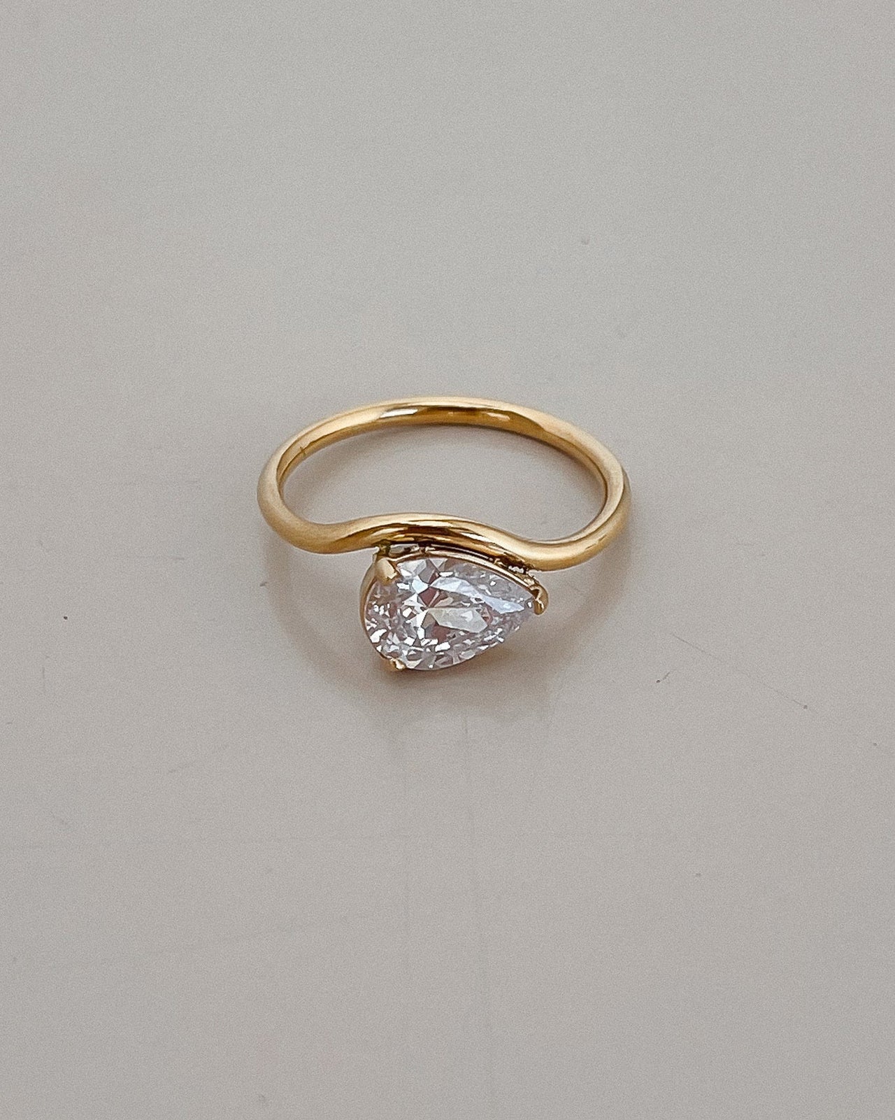 TEARDROP DIAMOND RING 18K GOLD PVD - STUDIO JO STORE  