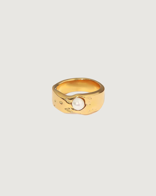 Aurelia Pearl Ring Vegan Pearl 18K Gold PVD - STUDIO JO STORE  