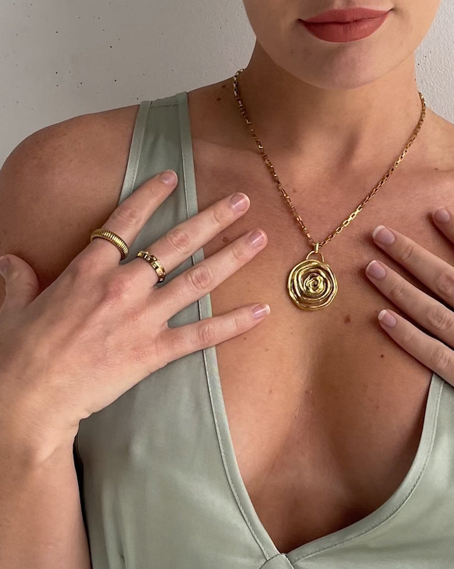 COILED STRECH SLINKY RING 18K GOLD - STUDIO JO STORE  