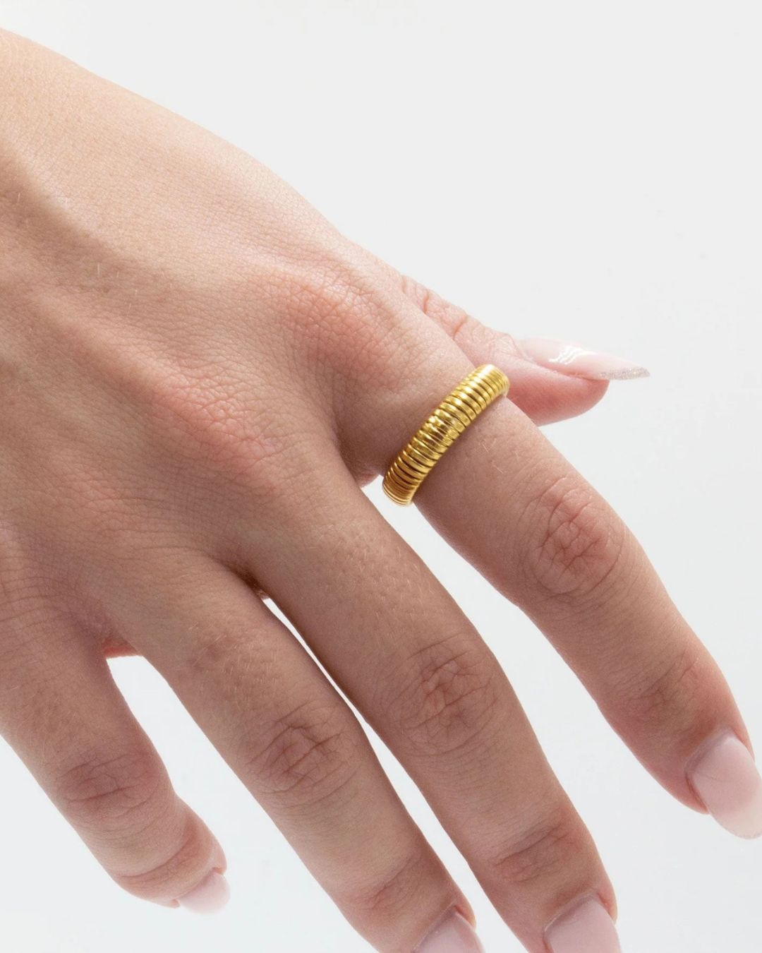 COILED STRECH SLINKY RING 18K GOLD - STUDIO JO STORE  